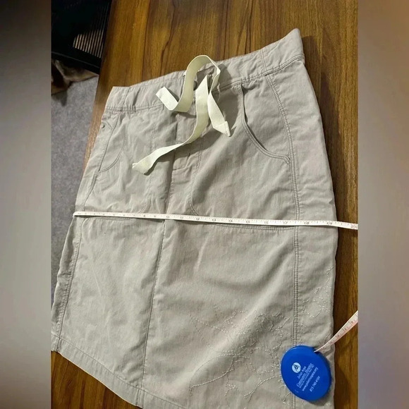 L.L BEAN Tan Khaki Adjustable Waist Casual Skirt Size 4 - Picture 7 of 11